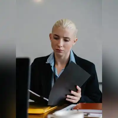 董月宏